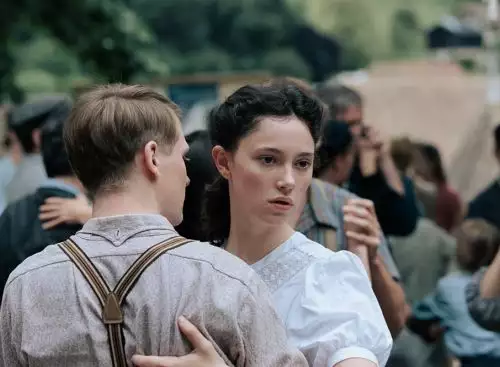 SilentRebellion_134272140935189447_big-cine_deskt.webp